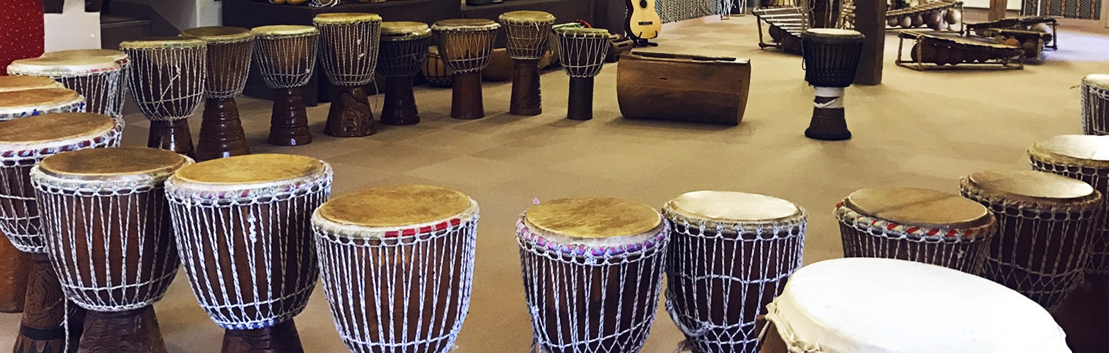 Les percussions du Monde. Afrique, Amérique Latine, Asie, Moyen